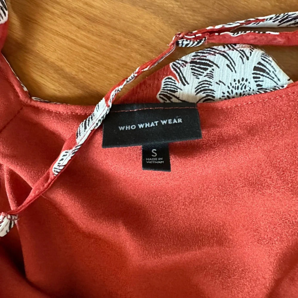 Who What Wear Floral Flowy Dress size Small - Picture 3 of 4